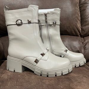 Cape Robbin Yuri Pyramid Studded Lug Boots NWT
